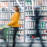 Fiducia dei consumatori europei in miglioramento, ma resta ancora debole